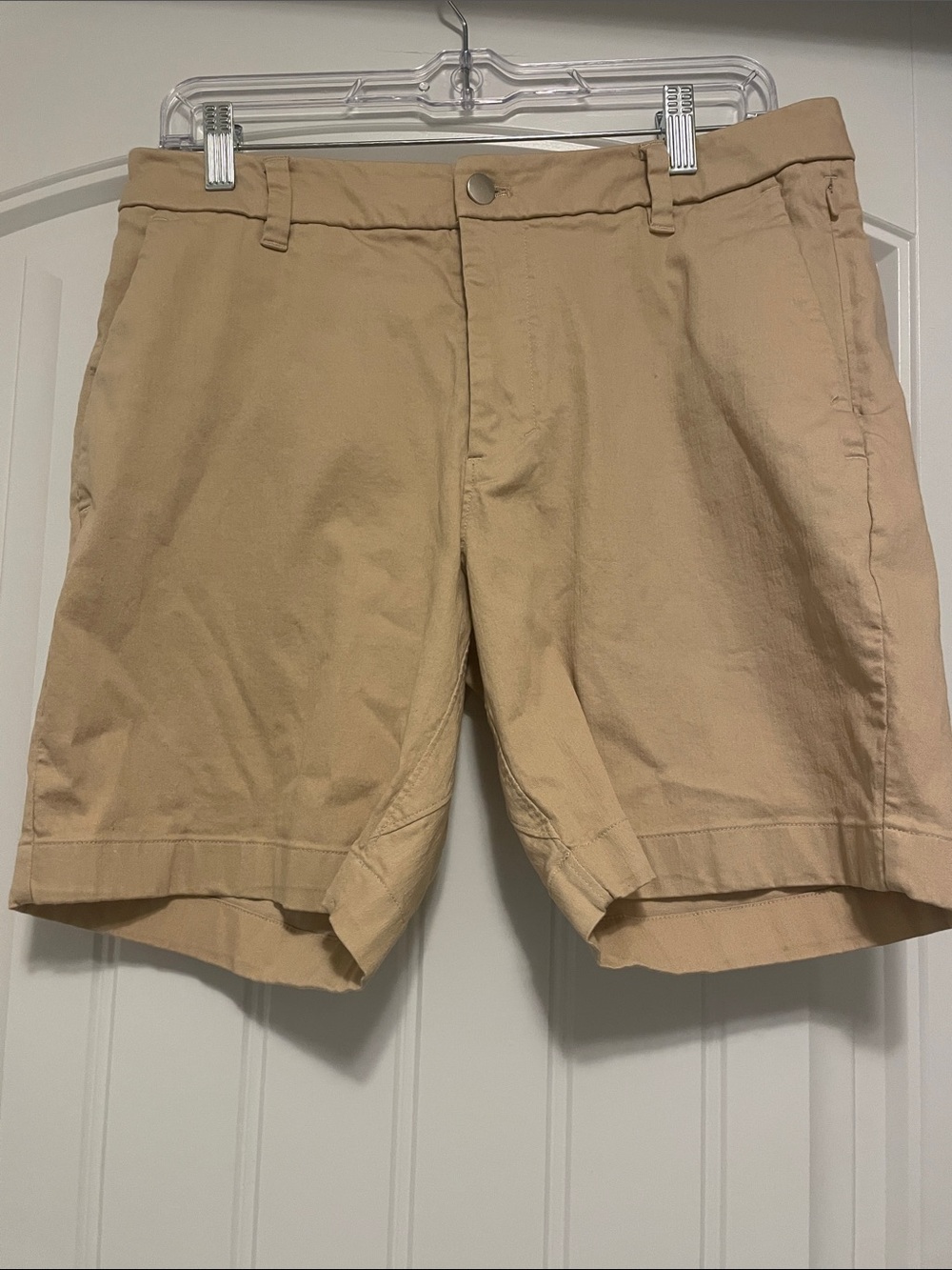 Lululemon Men’s Khaki 7” Short